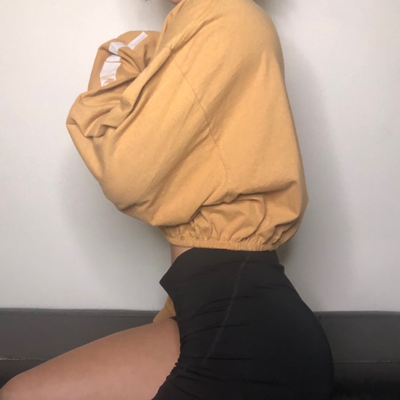 TIMBERLAND Crop Top - Picture 2 of 2